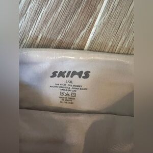 Skims Thong Shapewear L/XL